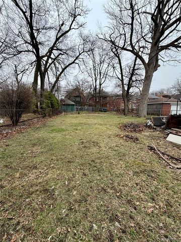 16560 La Salle Avenue, Detroit, MI 48221