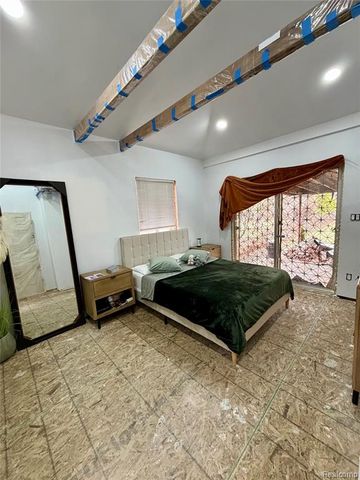 16560 La Salle Avenue, Detroit, MI 48221