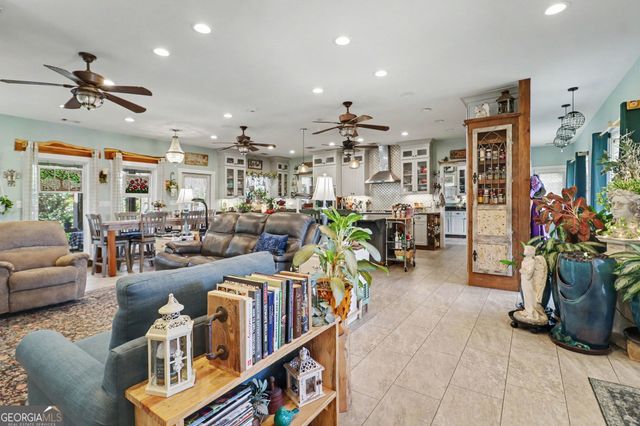 8715 Forrest Road, Grantville, GA 30220