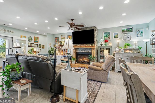 8715 Forrest Road, Grantville, GA 30220