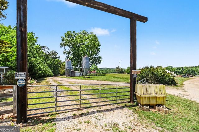 8715 Forrest Road, Grantville, GA 30220