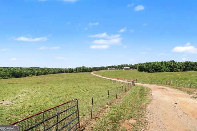 8715 Forrest Road, Grantville, GA 30220