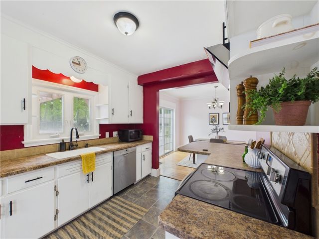 195 Saint Regis Drive South, Brighton, NY 14618