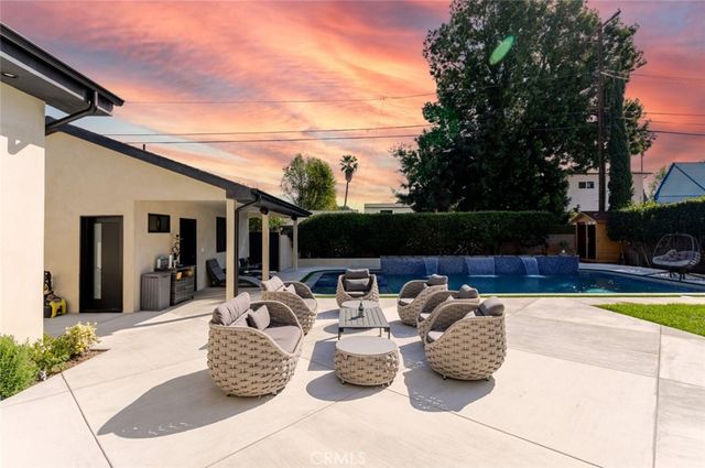 7714 Lasaine Avenue, Northridge, CA 91325