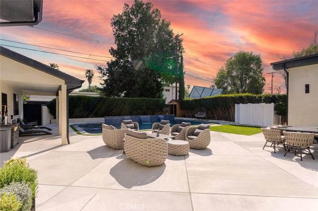 7714 Lasaine Avenue, Northridge, CA 91325