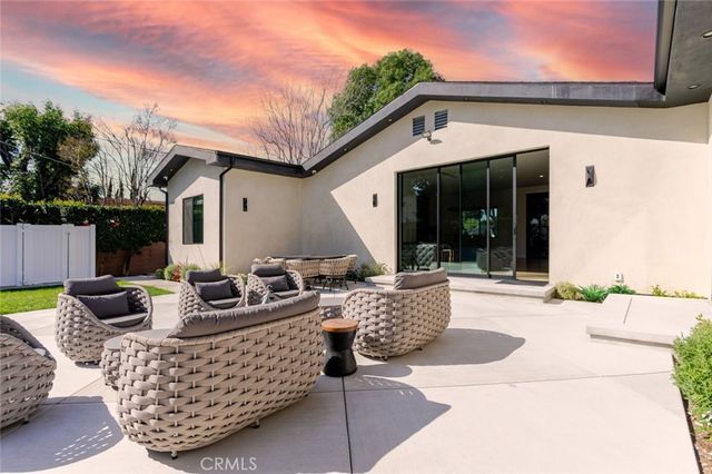 7714 Lasaine Avenue, Northridge, CA 91325