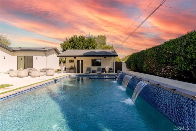 7714 Lasaine Avenue, Northridge, CA 91325