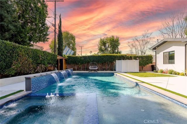 7714 Lasaine Avenue, Northridge, CA 91325