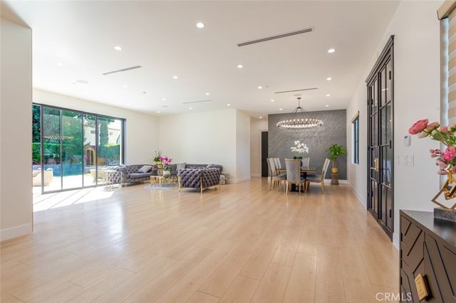 7714 Lasaine Avenue, Northridge, CA 91325