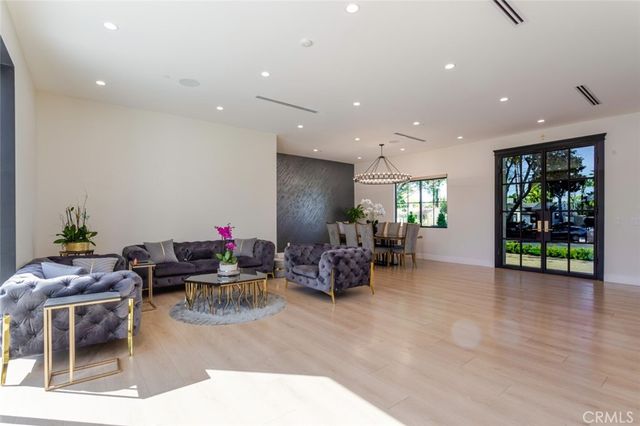 7714 Lasaine Avenue, Northridge, CA 91325