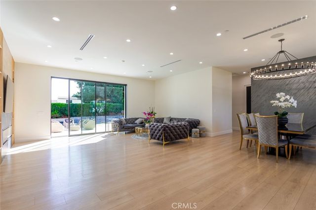 7714 Lasaine Avenue, Northridge, CA 91325