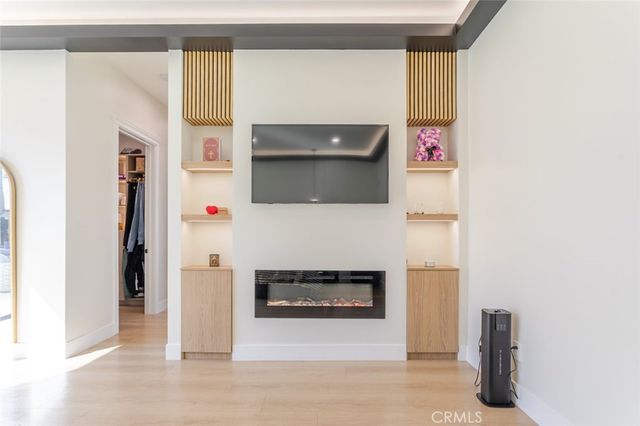 7714 Lasaine Avenue, Northridge, CA 91325