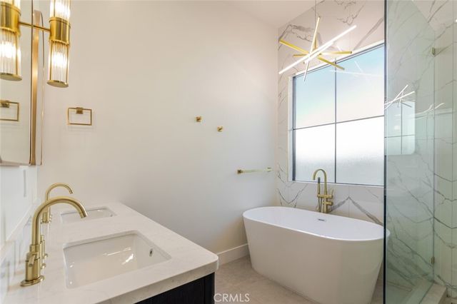 7714 Lasaine Avenue, Northridge, CA 91325
