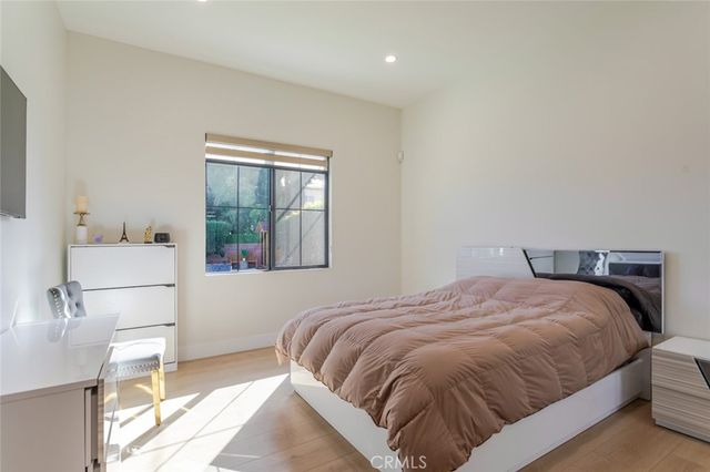 7714 Lasaine Avenue, Northridge, CA 91325