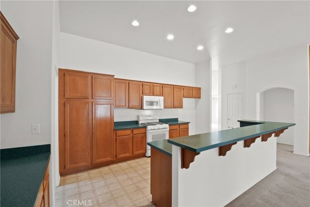 8910 Newcastle, Hesperia, CA 92344