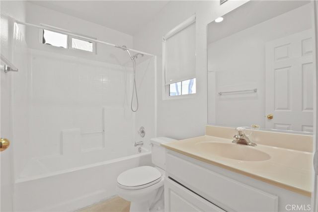 8910 Newcastle, Hesperia, CA 92344