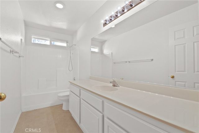 8910 Newcastle, Hesperia, CA 92344