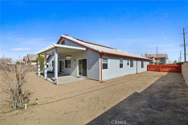 8910 Newcastle, Hesperia, CA 92344
