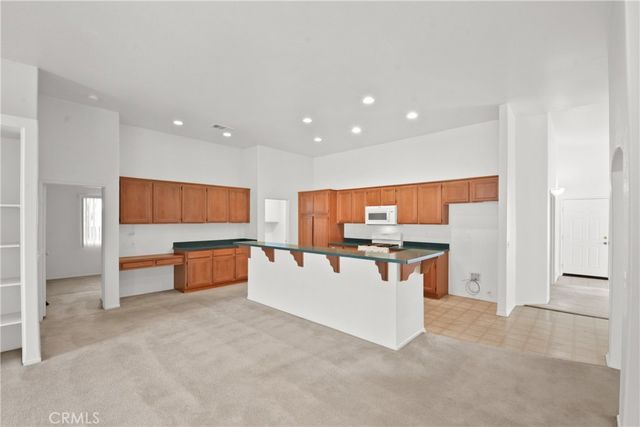 8910 Newcastle, Hesperia, CA 92344