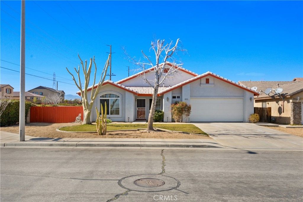 8910 Newcastle, Hesperia, CA 92344