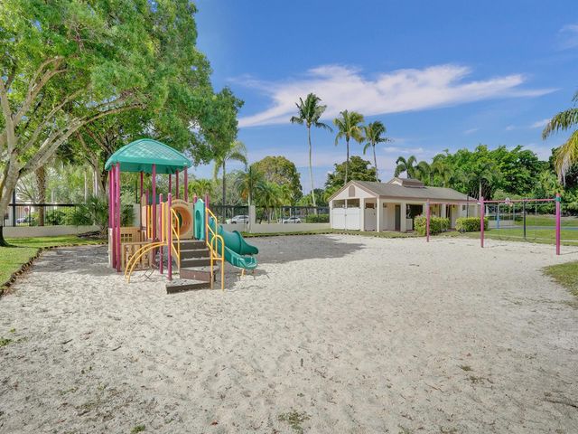 2541 N Carambola Circle 1832, Coconut Creek, FL 33066