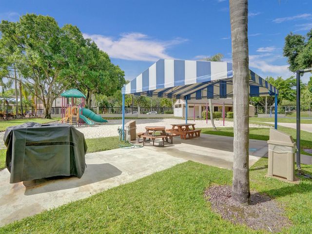 2541 N Carambola Circle 1832, Coconut Creek, FL 33066