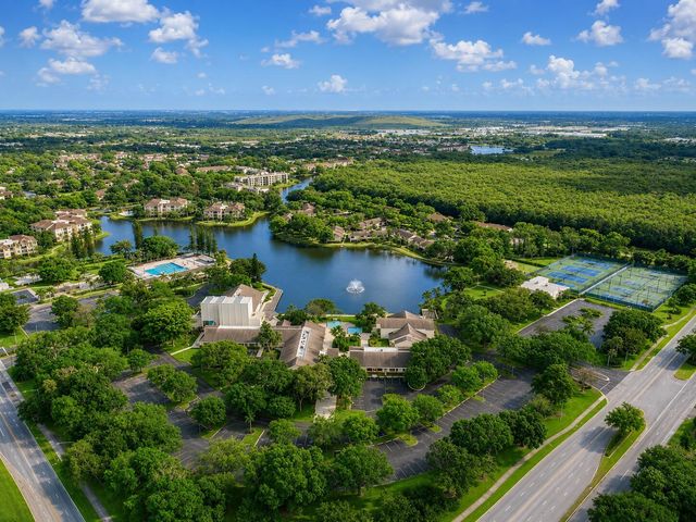 2541 N Carambola Circle 1832, Coconut Creek, FL 33066