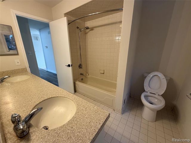 48 Webb Drive, Troy, MI 48098