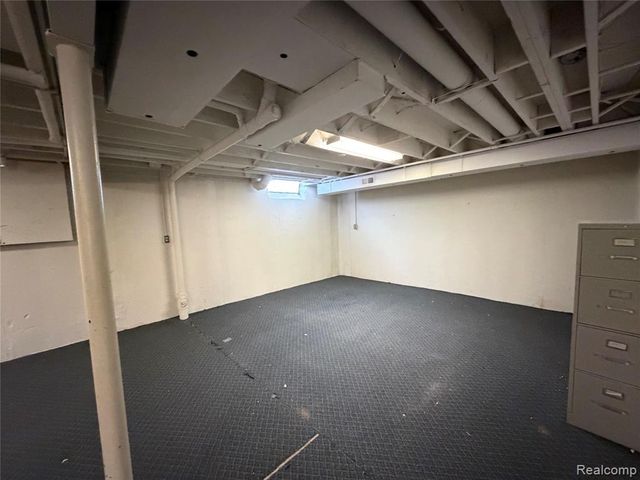 48 Webb Drive, Troy, MI 48098