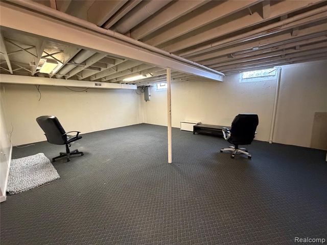 48 Webb Drive, Troy, MI 48098