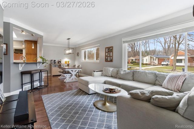 805 Butternut Avenue, Royal Oak, MI 48073