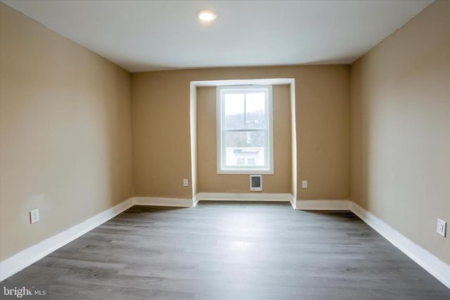 201 MARKET ST, Cumbola, PA 17930