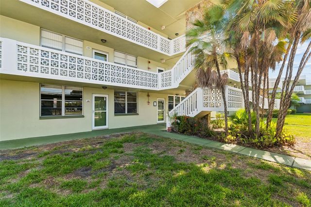 4705 1ST STREET NE 138, St Petersburg, FL 33703
