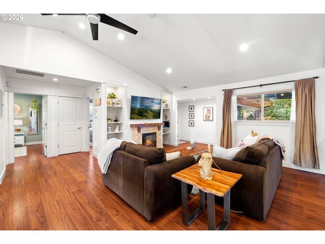 3985 Sw 102ND Ave, Beaverton, OR 97005