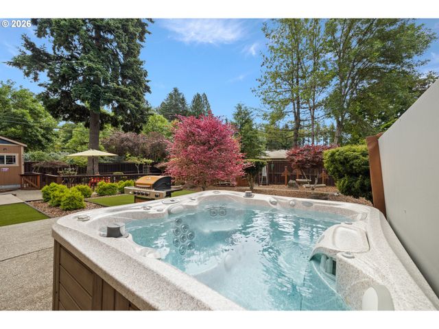 3985 Sw 102ND Ave, Beaverton, OR 97005