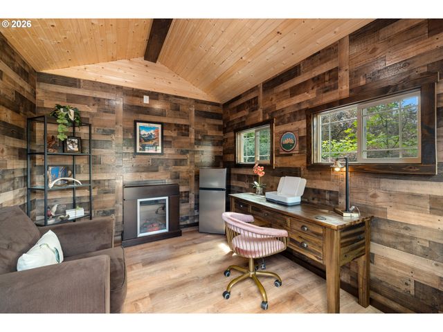3985 Sw 102ND Ave, Beaverton, OR 97005