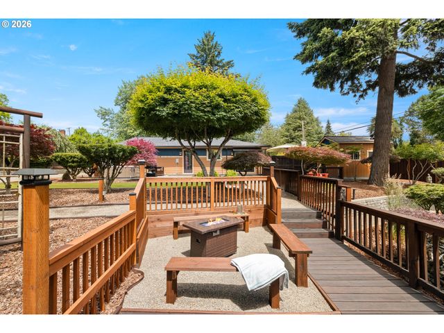 3985 Sw 102ND Ave, Beaverton, OR 97005