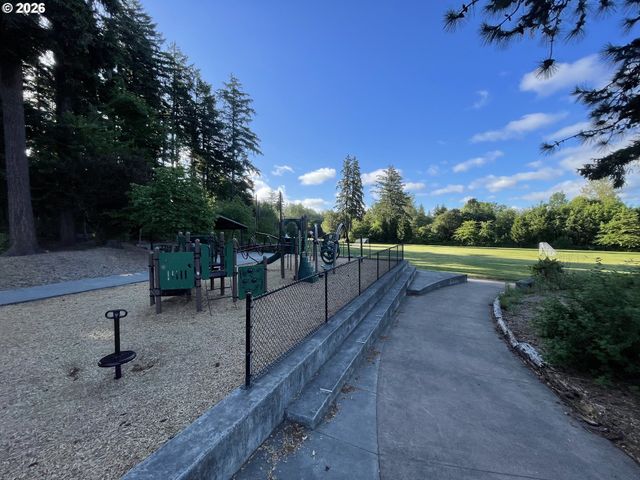 3985 Sw 102ND Ave, Beaverton, OR 97005