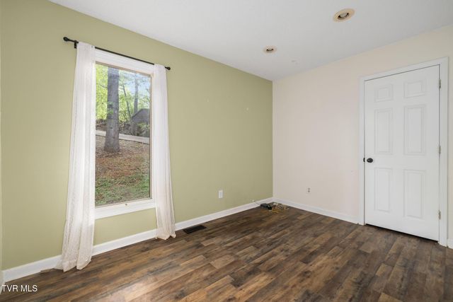 704 Stuffle Street, Kingsport, TN 37660