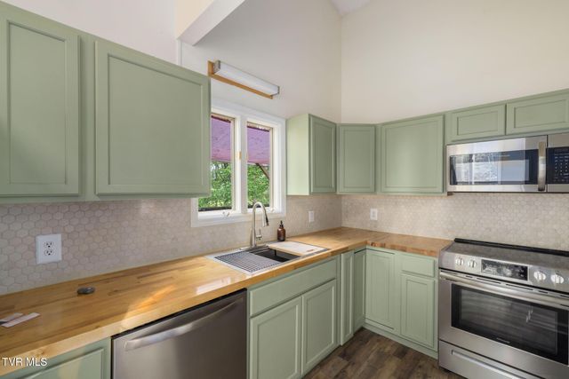 704 Stuffle Street, Kingsport, TN 37660