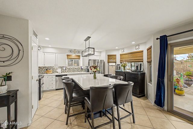 6612 N 90TH Avenue, Glendale, AZ 85305