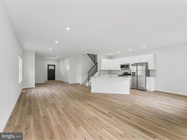 427 ALMONESSON RD, Blackwood, NJ 08012