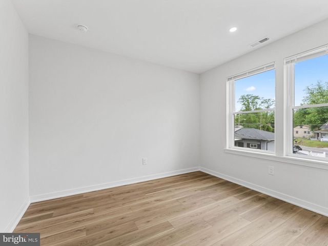 427 ALMONESSON RD, Blackwood, NJ 08012