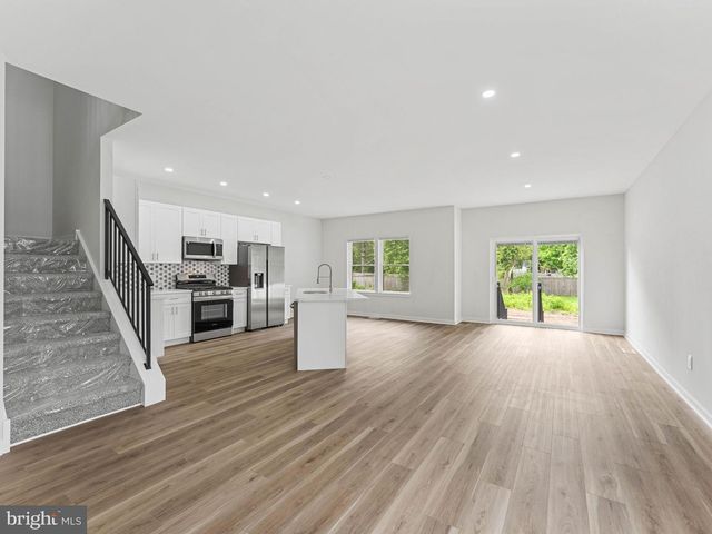 427 ALMONESSON RD, Blackwood, NJ 08012