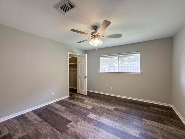 4208 Pine Shadows Street, Dickinson, TX 77539