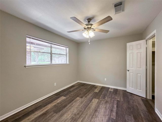 4208 Pine Shadows Street, Dickinson, TX 77539