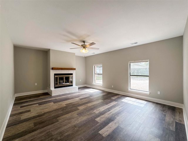 4208 Pine Shadows Street, Dickinson, TX 77539