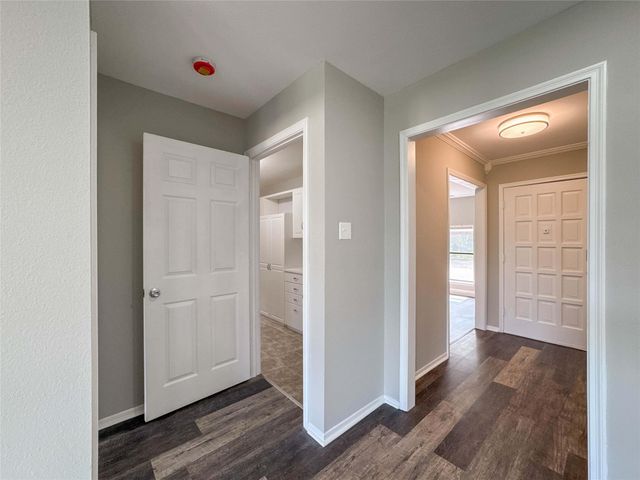 4208 Pine Shadows Street, Dickinson, TX 77539
