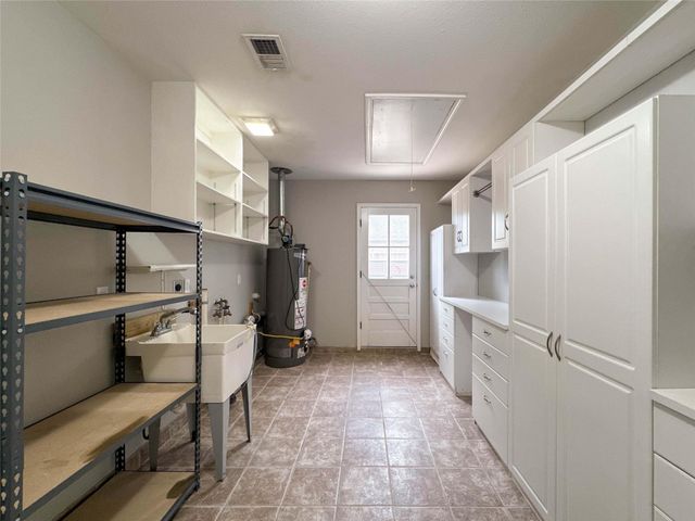 4208 Pine Shadows Street, Dickinson, TX 77539