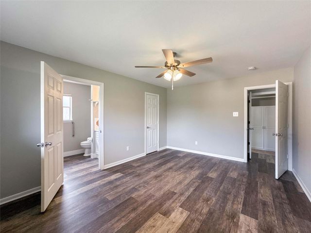 4208 Pine Shadows Street, Dickinson, TX 77539